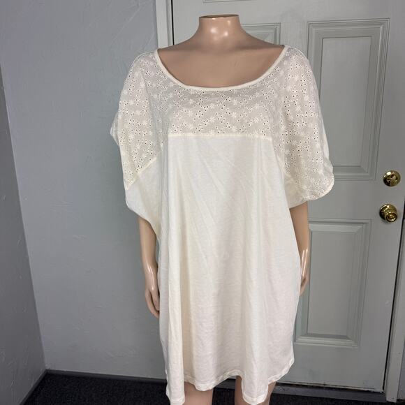 NEW Torrid Women's Shirt Top 4X Eyelet Scoop neck Casual Cotton Boho Relaxed S3 - Picture 1 of 6